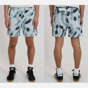 Stone Island Men's Blue Reef Camo Swim Shorts Size Small NWT Designer Resort